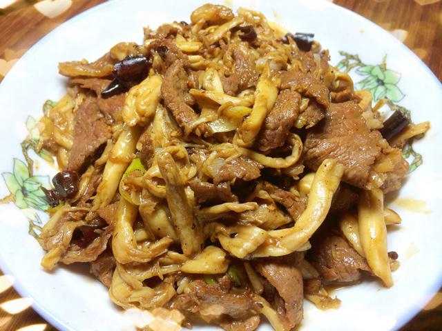 蚝汁海鲜菇炒牛柳