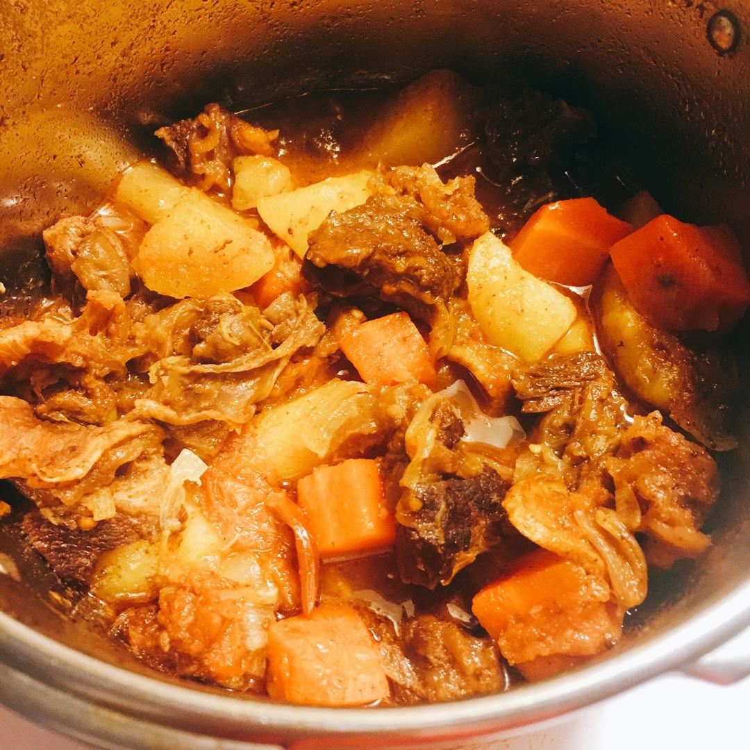 一个话唠包教包会的香浓红烩牛腩