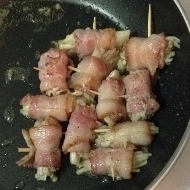 香煎培根金针菇卷