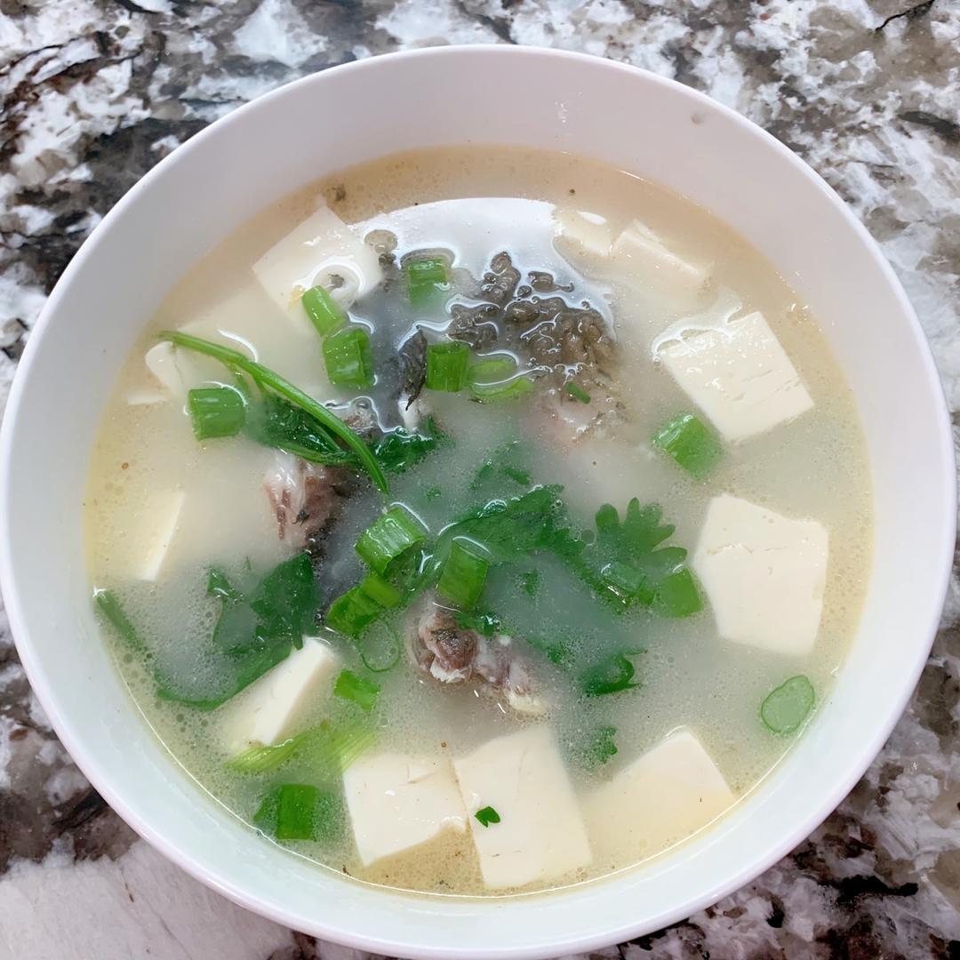 奶白鲫鱼豆腐汤|一条鱼最后的温柔
