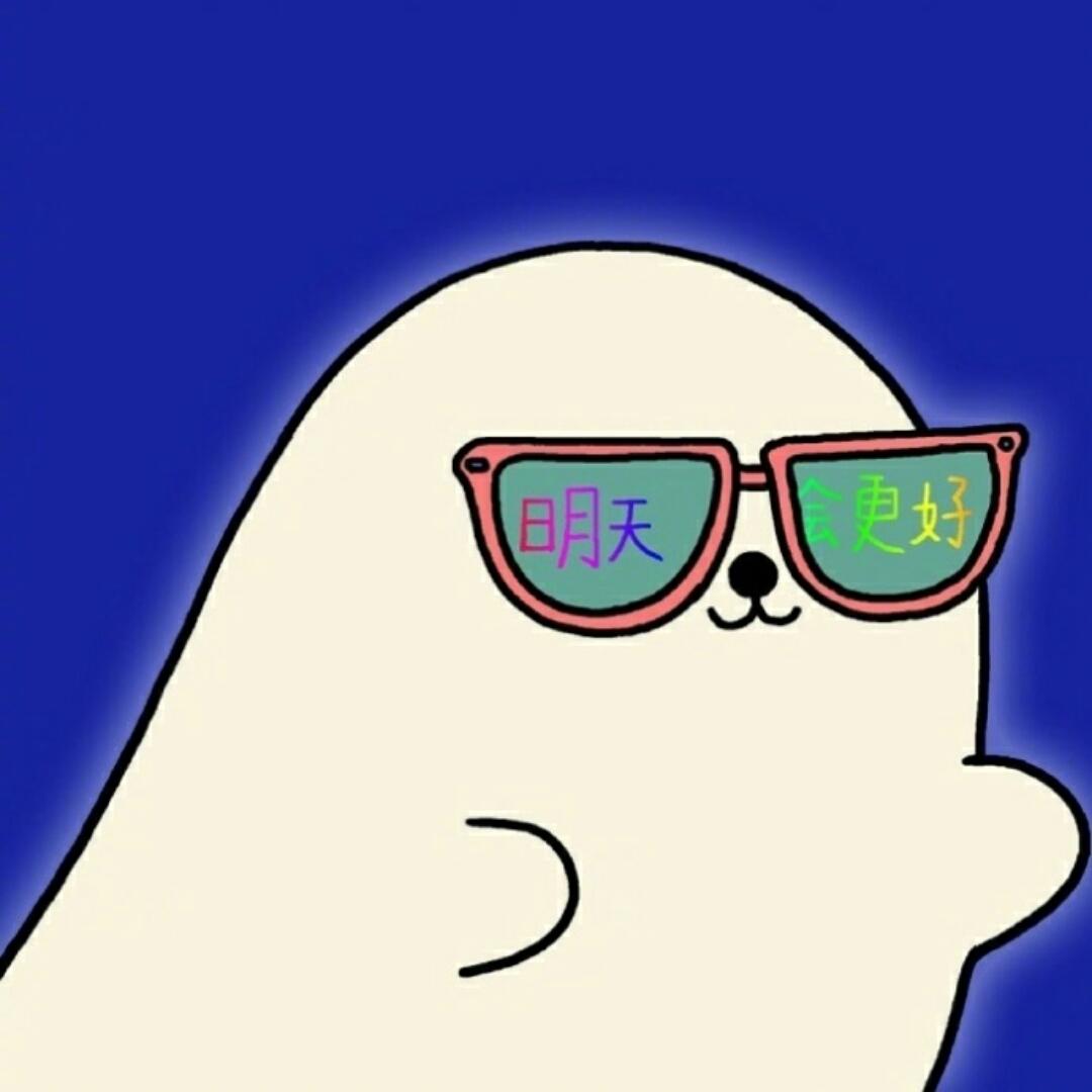 追尾巴玩的猫咪