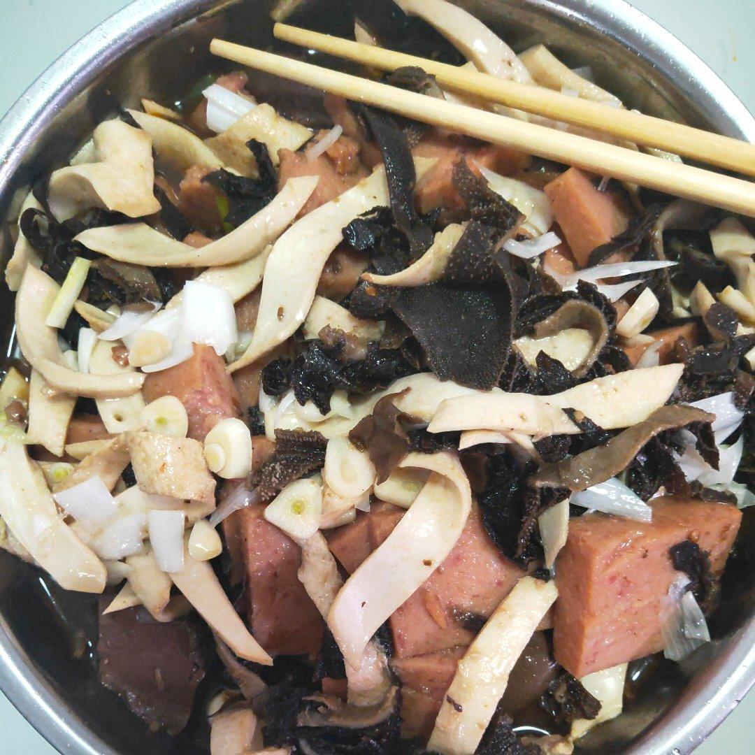 毛血旺
