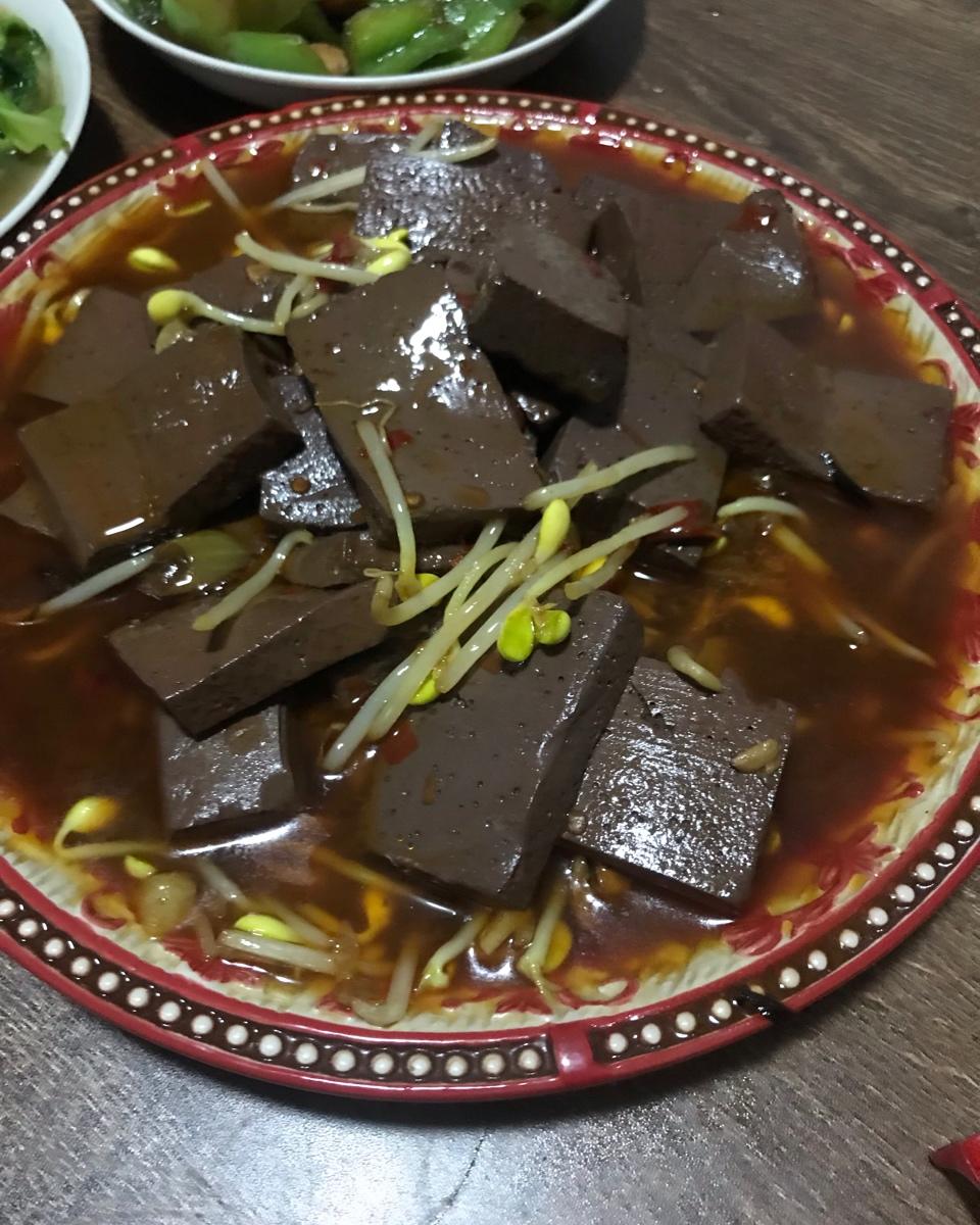 酸辣鸭血