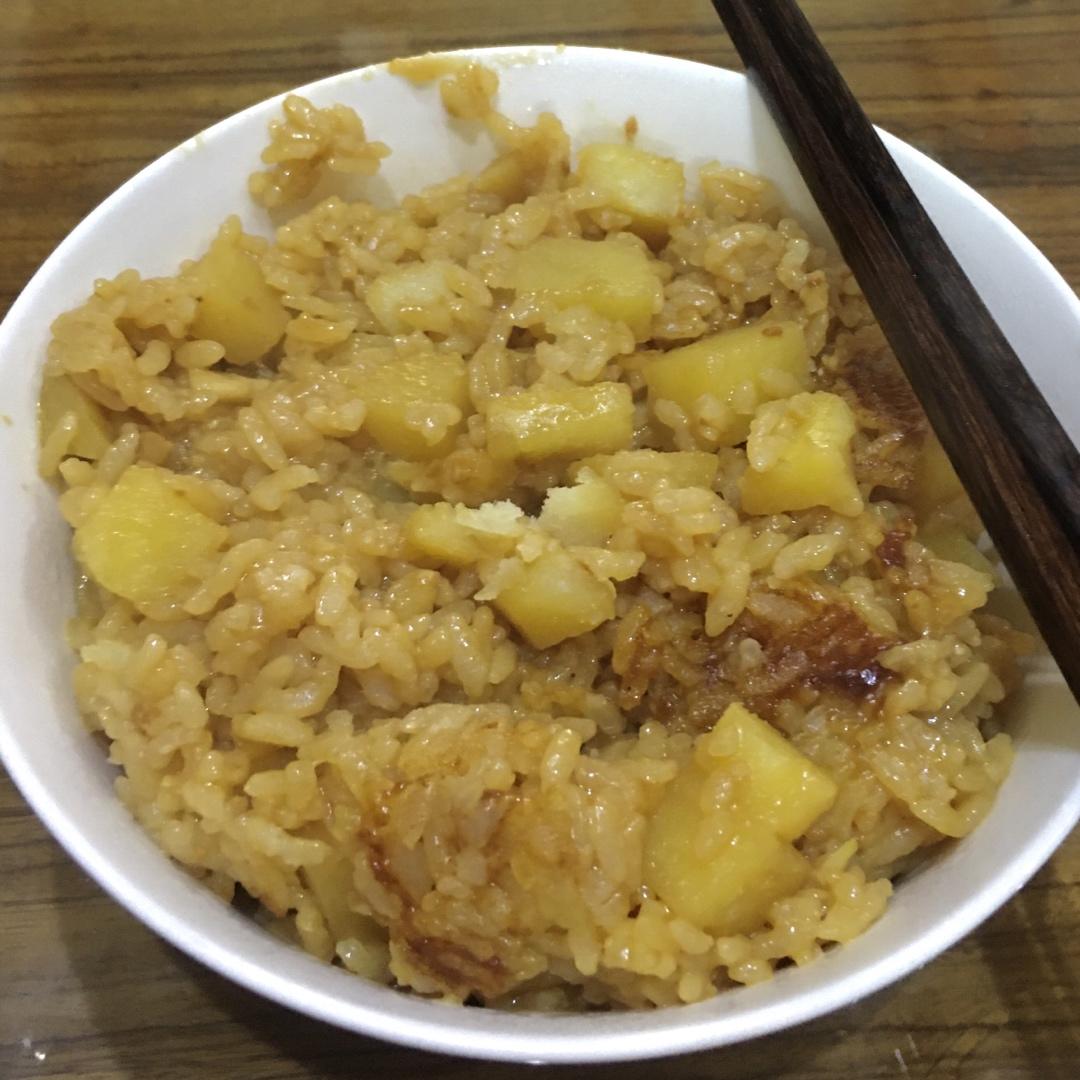 土豆焖饭（电饭锅版）
