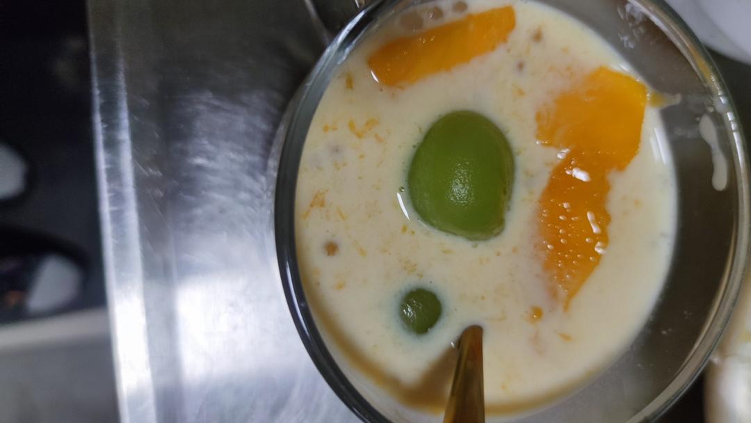 港式甜品——杨枝甘露(芒果西米露)附芒果花切法