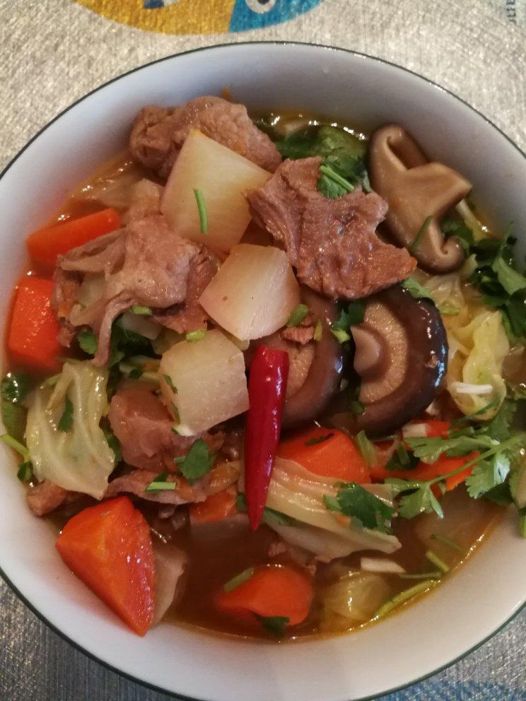 牛肉炖萝卜