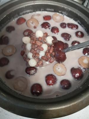 红豆红枣牛奶小园子汤的做法 步骤4