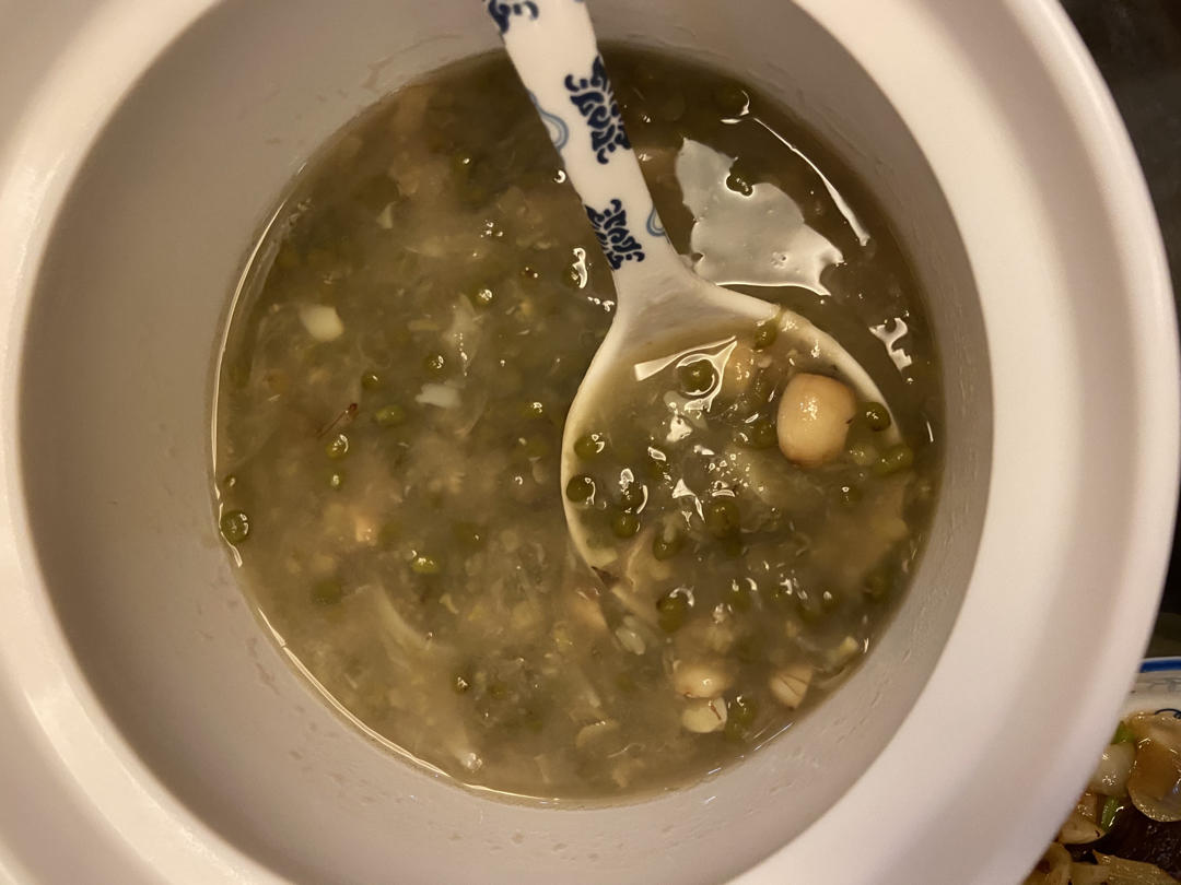 夏日清爽绿豆莲子汤