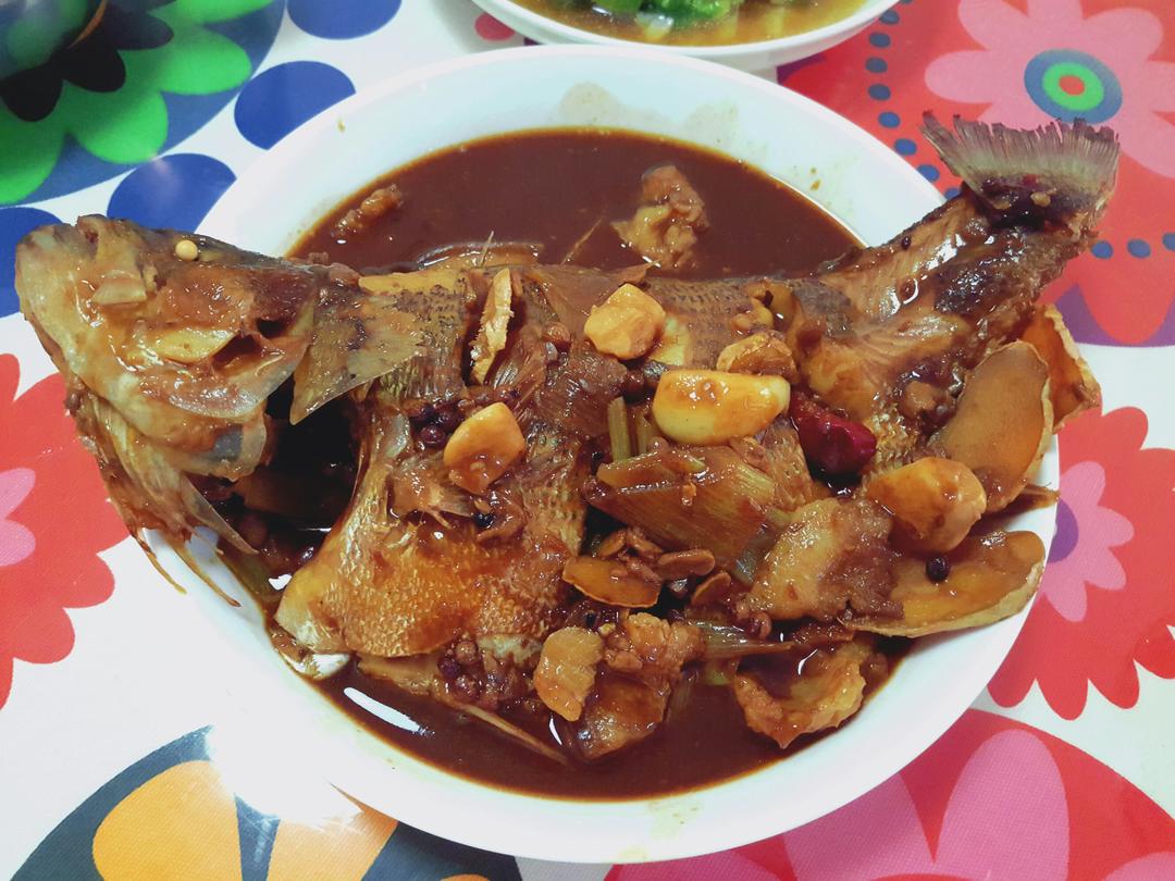 红烧鲈鱼