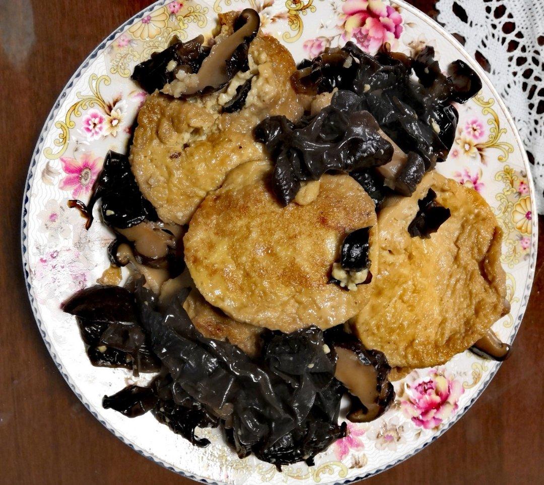 冷热可食的年菜---红烧素鸡甚于食肉!（素鸡鲜嫩多汁有诀窍）