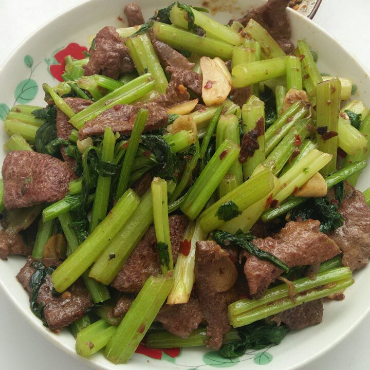 手机用户7105ug1f做的芹菜猪肝