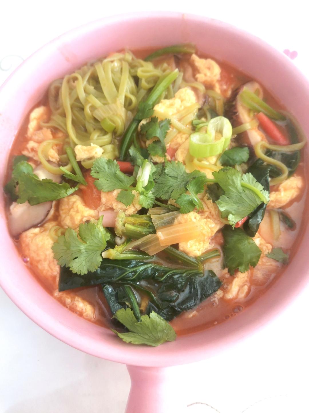 菠菜西红柿鸡蛋面