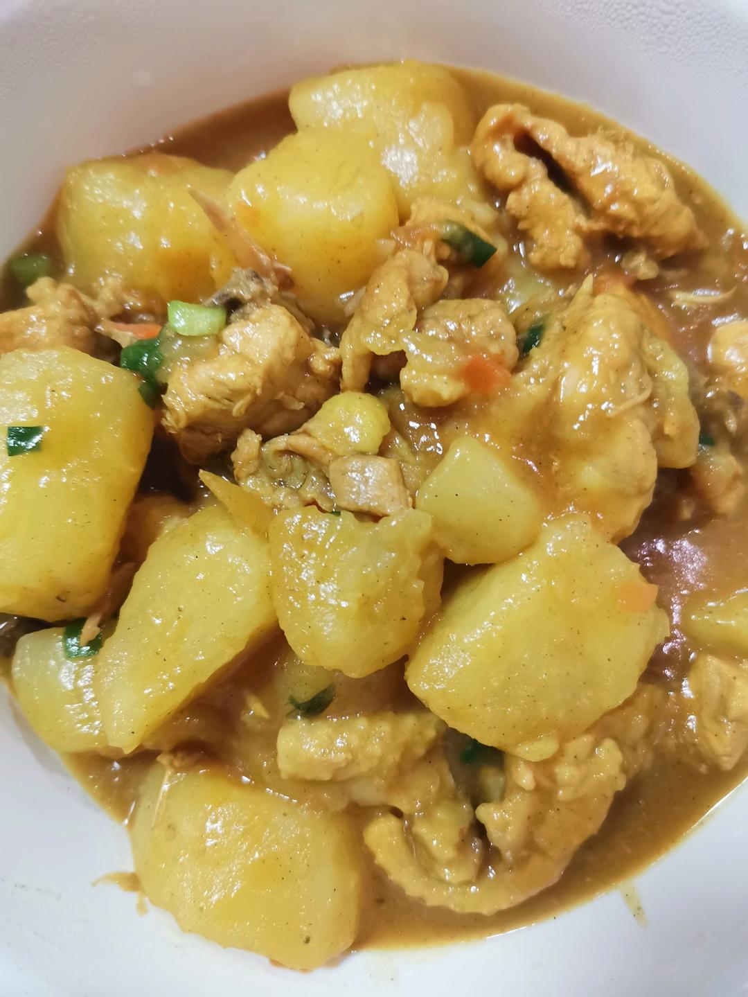 咖喱鸡肉炖土豆