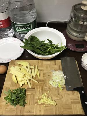 菠菜土豆干虾汤的做法 步骤1