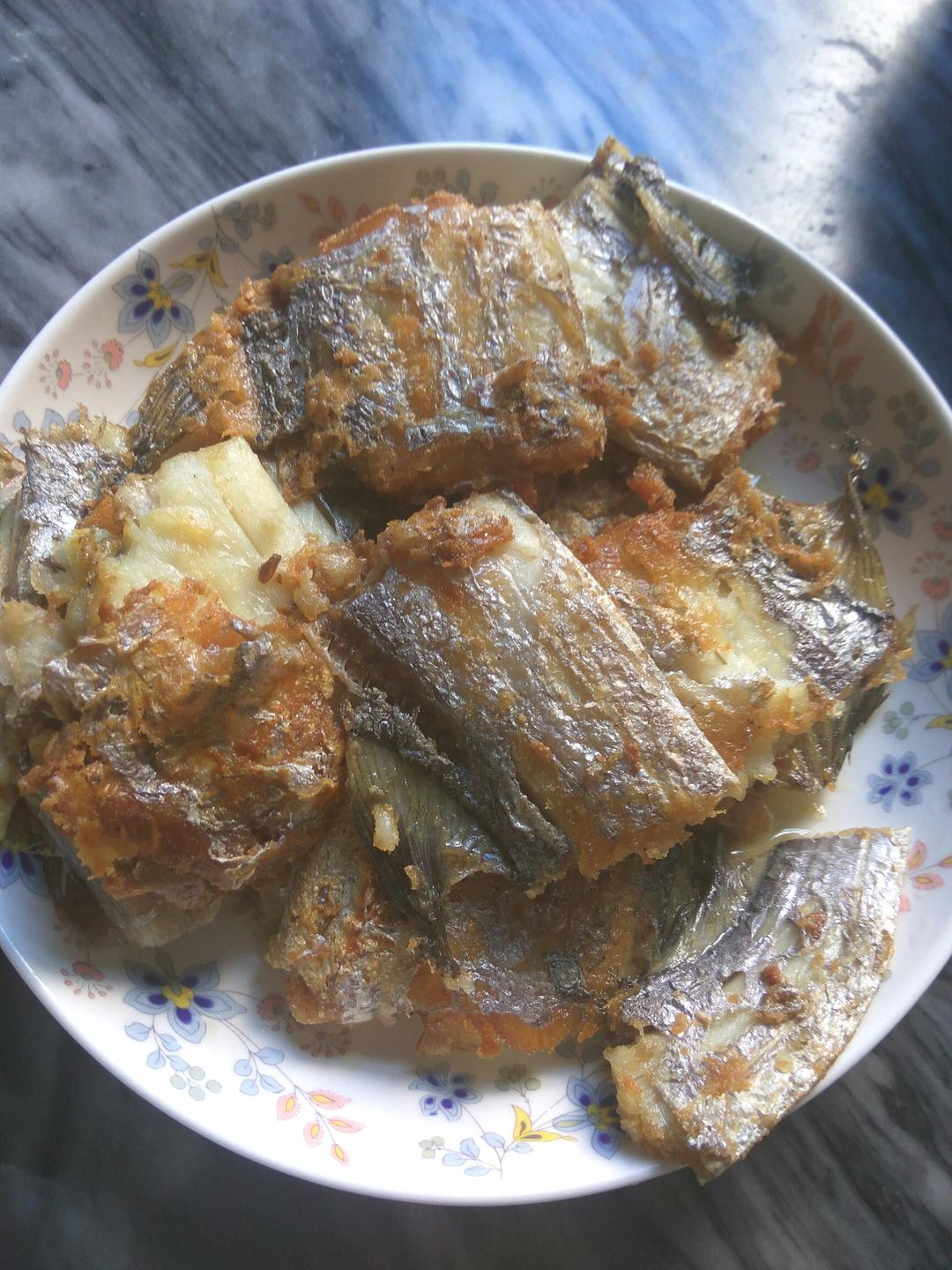 香煎带鱼（不裹粉不易烂的技巧）