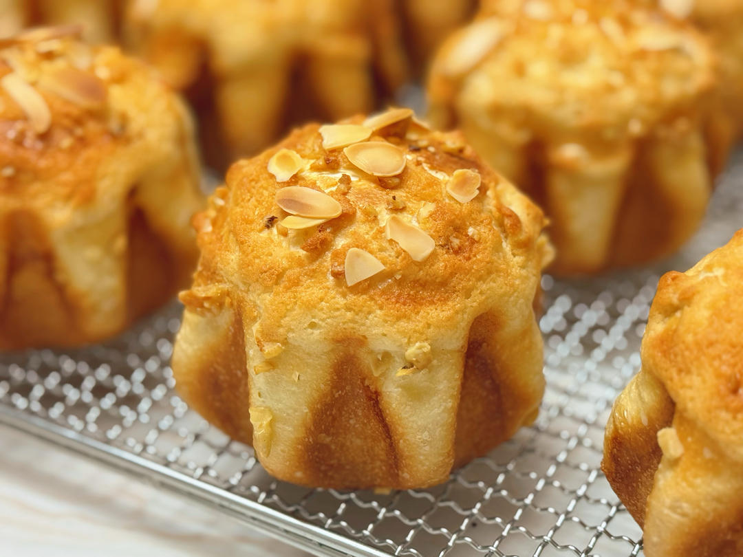 香香软软的杏仁核桃小包子