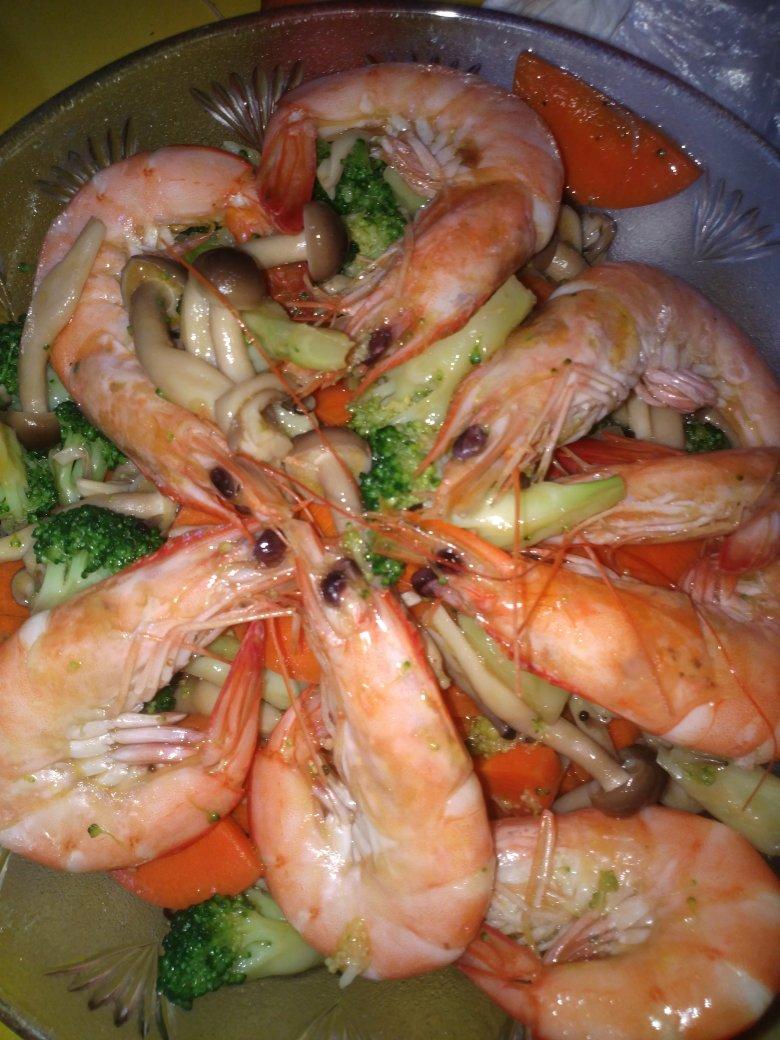 蟹味菇西兰花炒虾仁