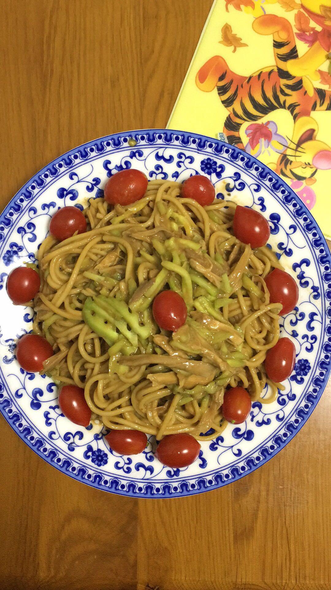 鸡丝凉面