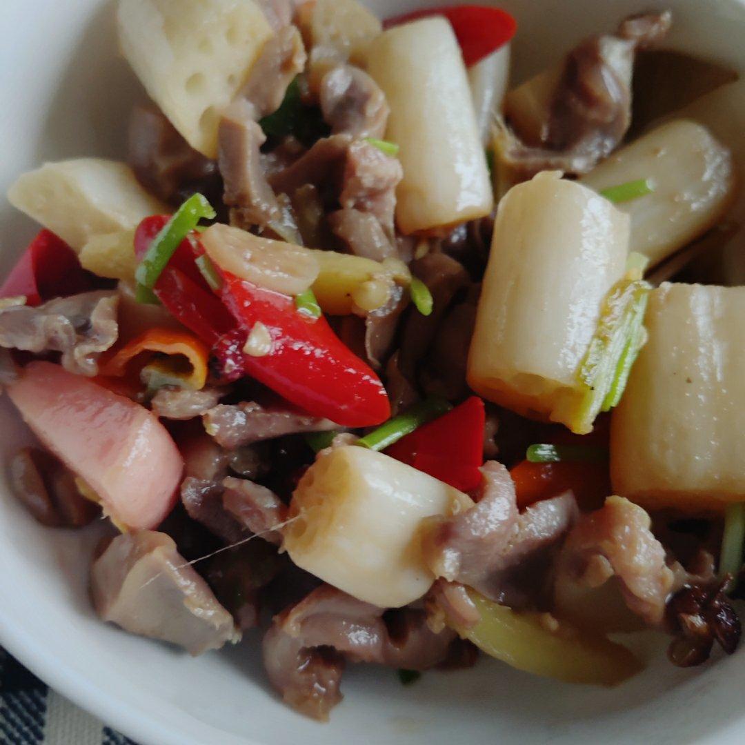 泡藕带炒鸡胗