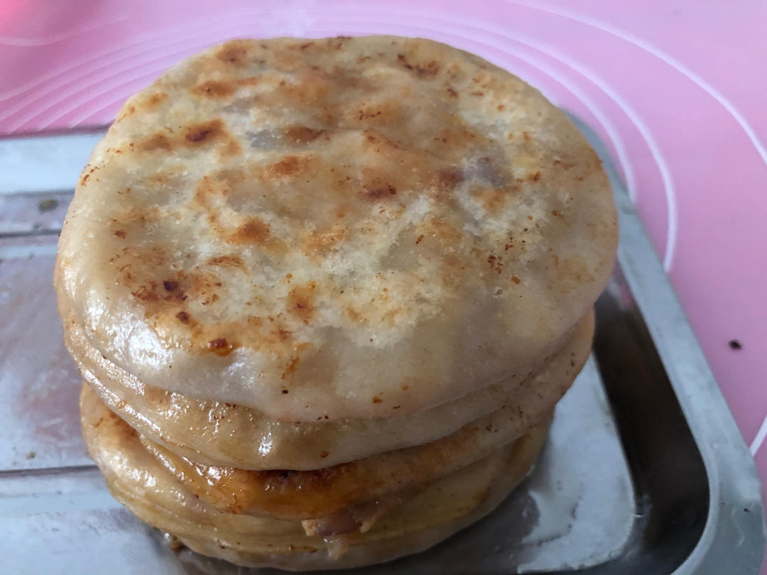 🍕懒人香酥鸡肉饼
      皮薄馅大又多汁