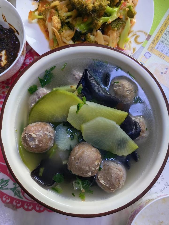 牛肉丸萝卜汤
