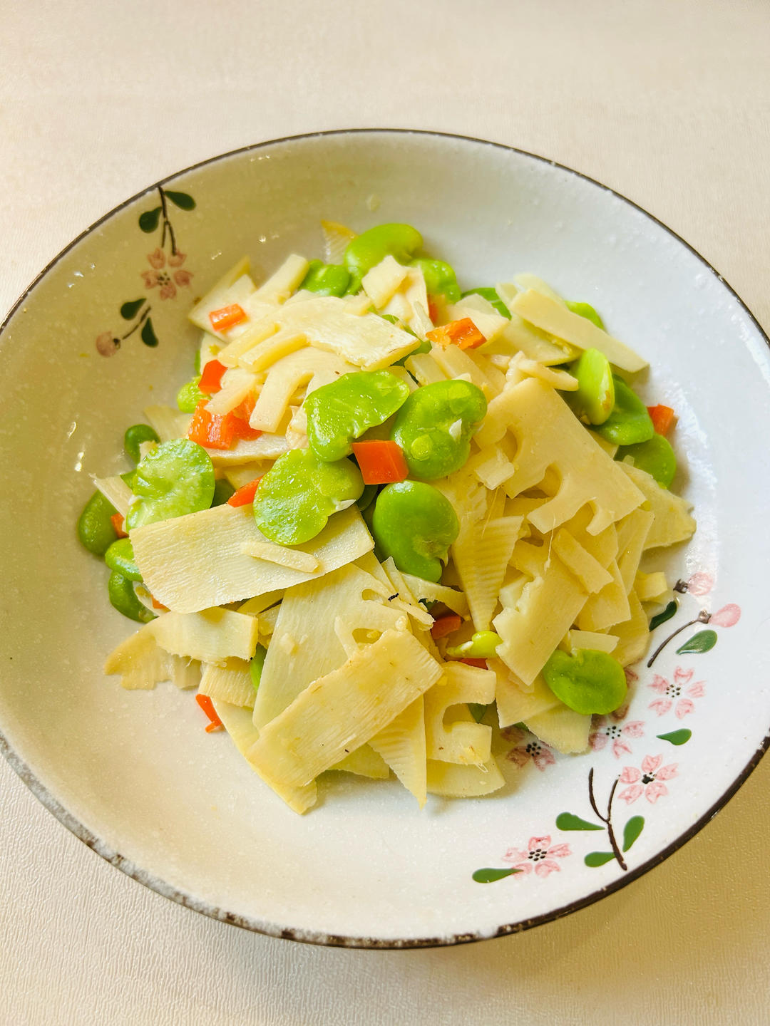 纯素美食｜春笋烧蚕豆