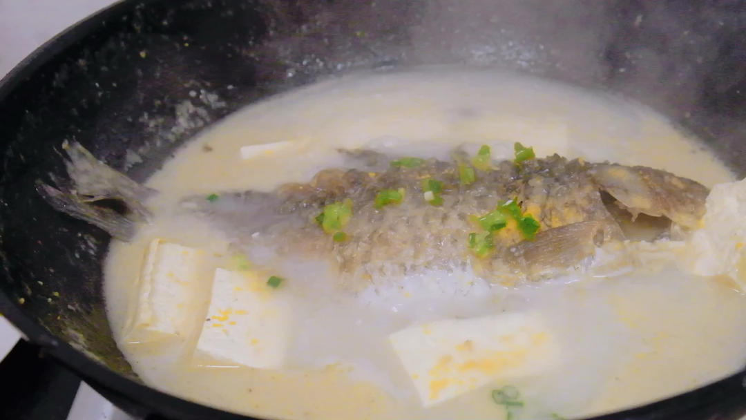 鲫鱼豆腐汤