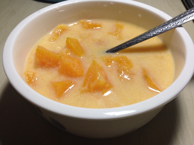 月子餐：木瓜牛奶露（镇痛解疲劳）