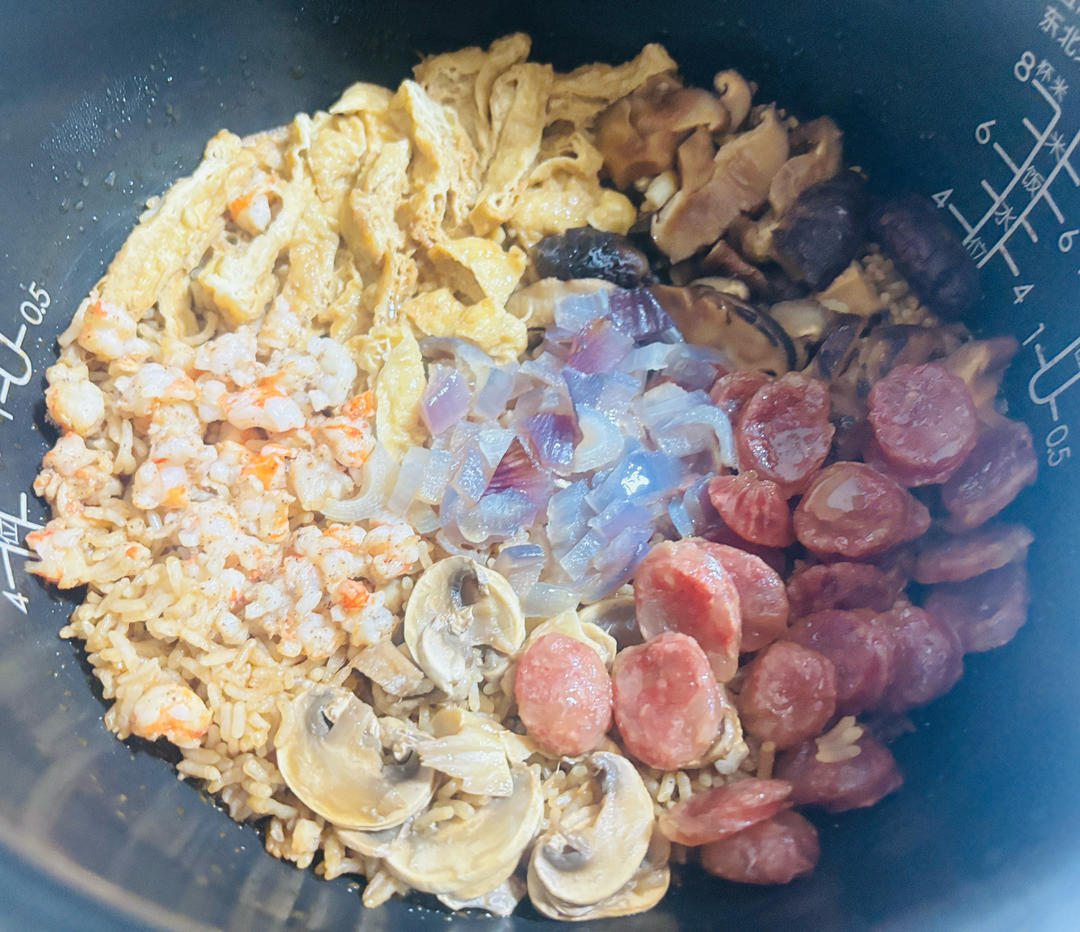 懒人电饭锅香肠焖饭/煲仔饭
