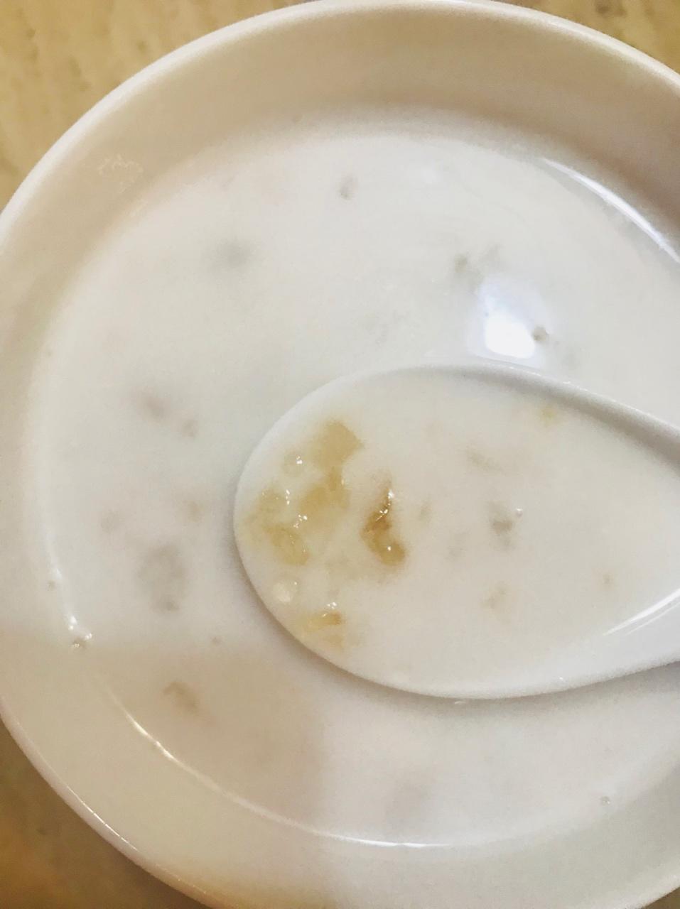 椰汁桃胶西米露