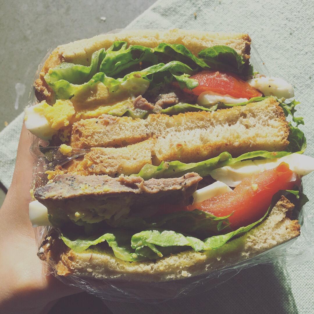 如何做超厚的沼三明治~详细tip！牛油果鸡蛋午餐肉三明治~