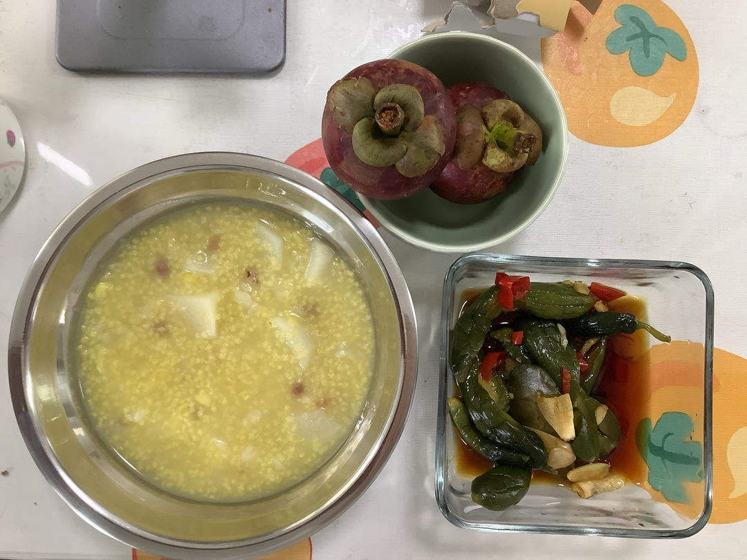 养猪场今日份的猪饲料