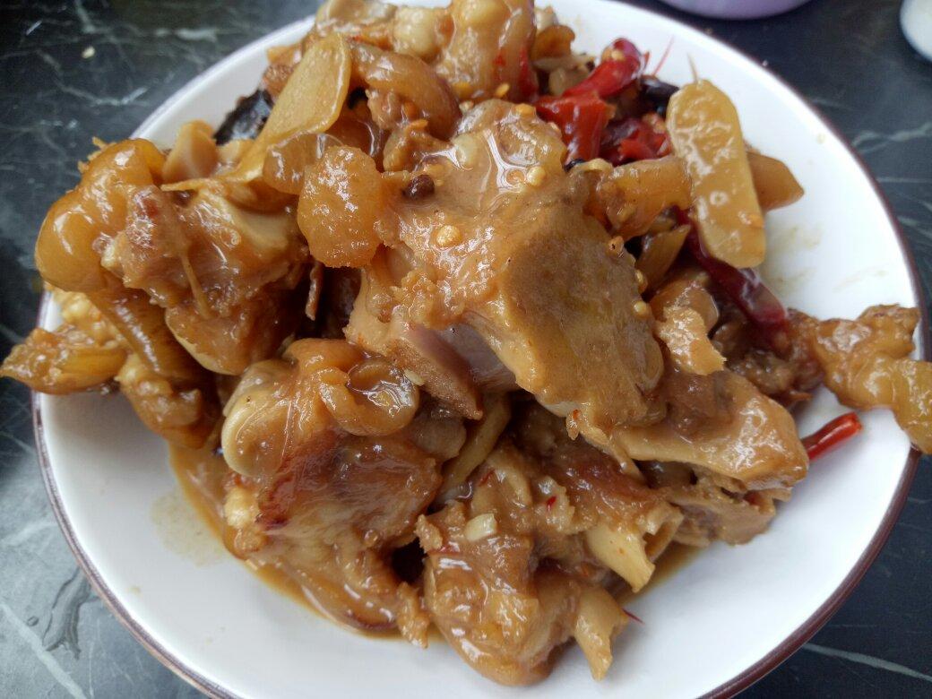 美味的家常菜：红烧猪蹄