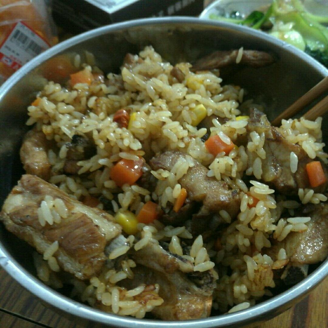 【排骨焖饭】