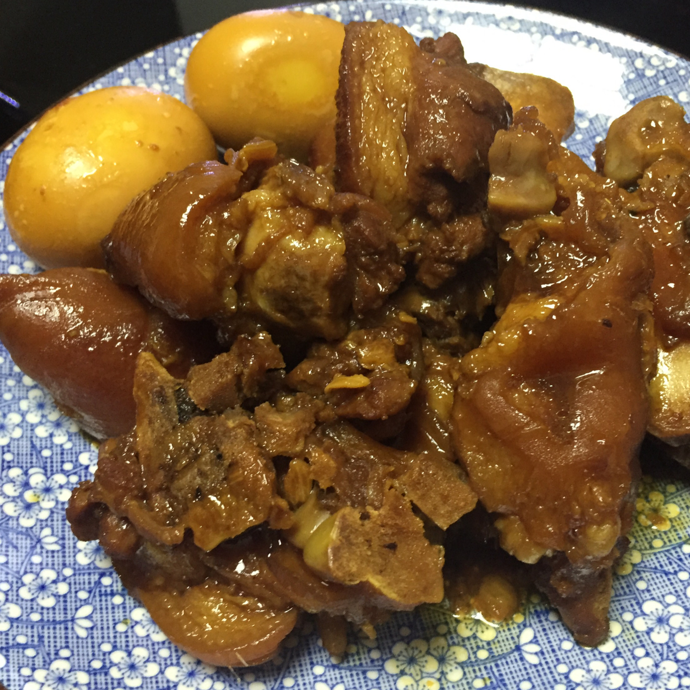 美味的家常菜：红烧猪蹄