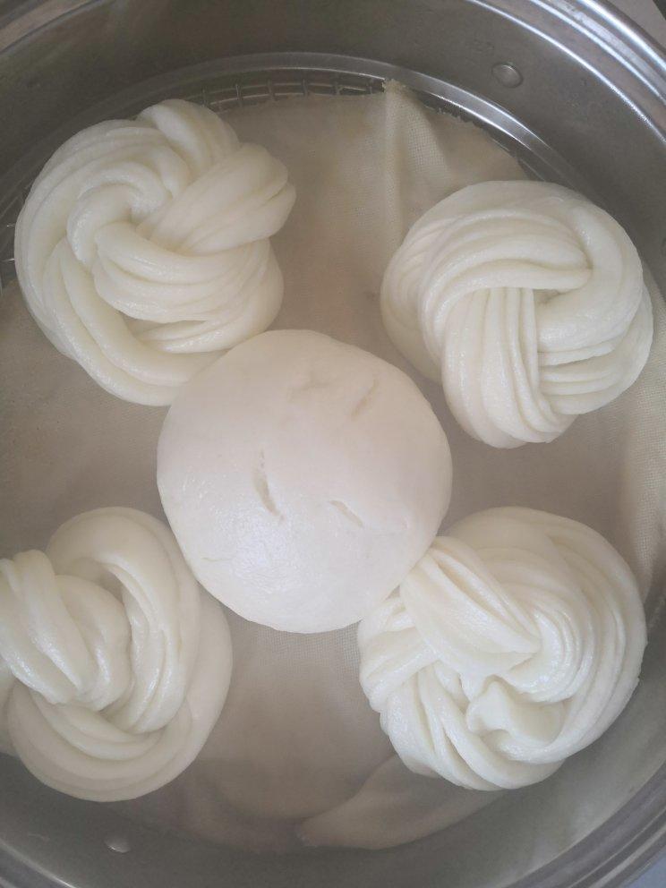 手把手教你蒸既简单又好看又好吃的花花朵🌺花卷（动图图解，一次发酵）