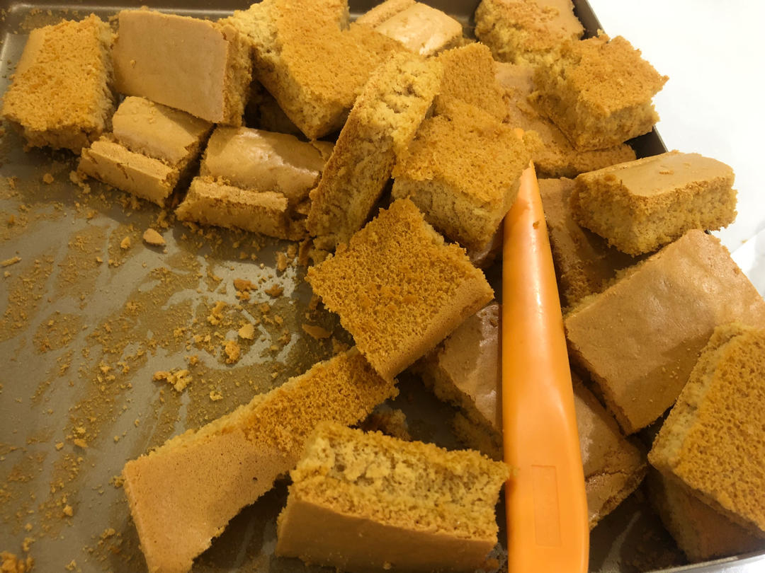 一个只有黄豆粉的6寸黄豆戚风蛋糕（自制黄豆粉）