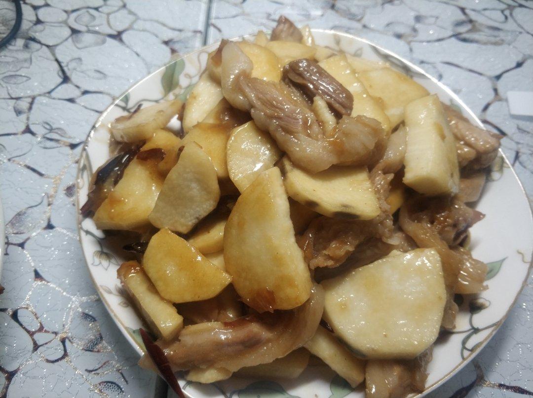 五花肉炒山药