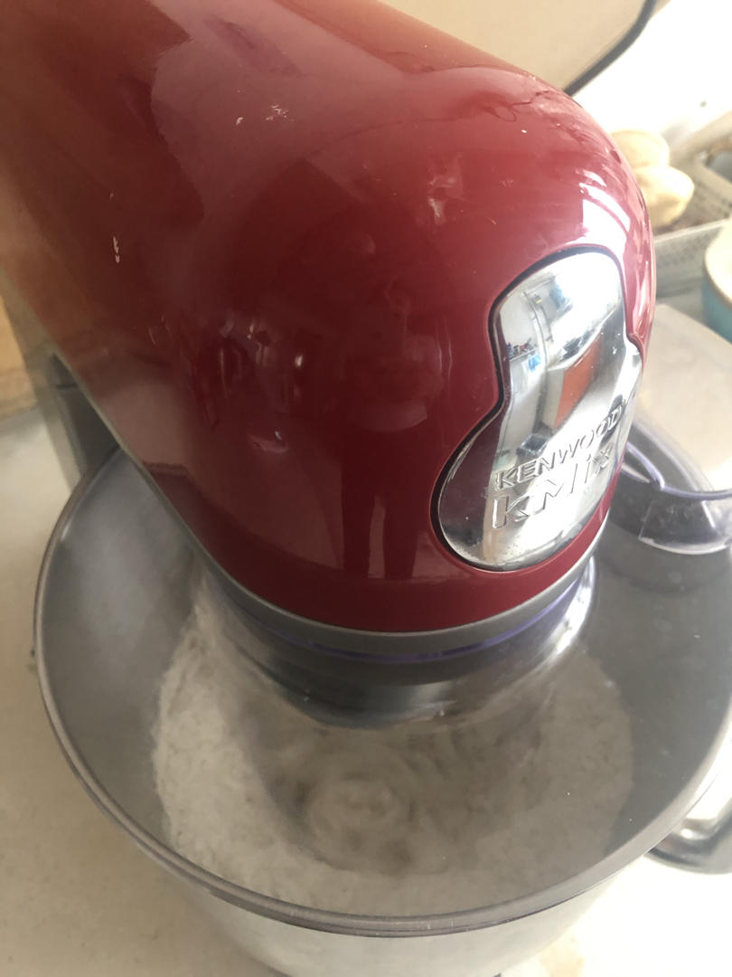 好吃到出炉就被抢光的墨西哥红豆面包