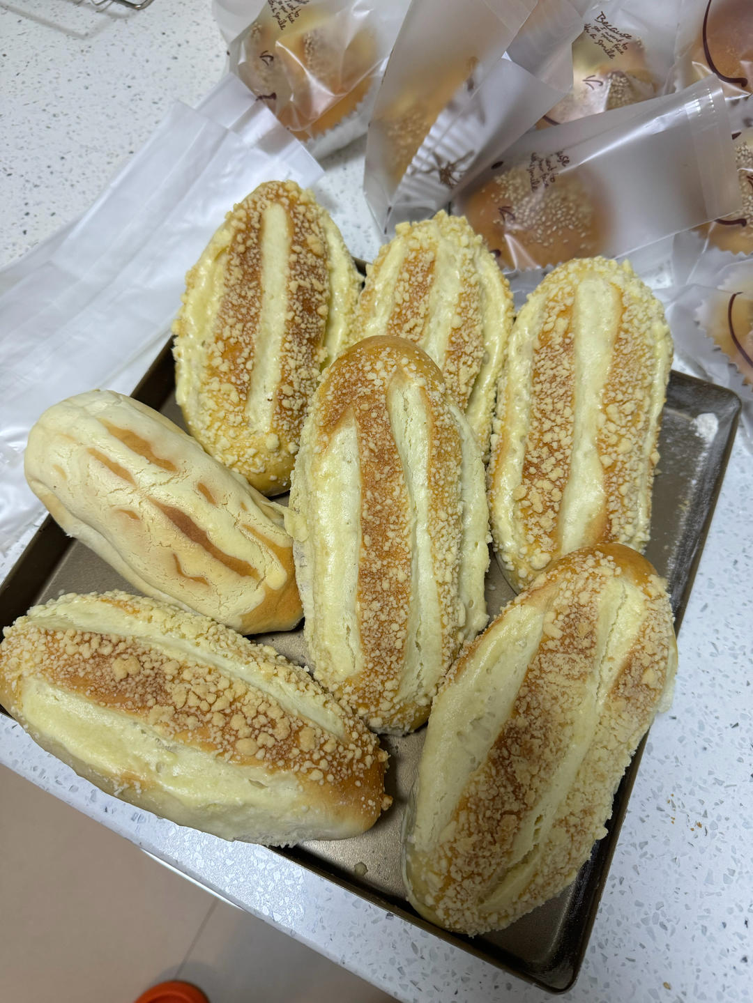 芋泥咸蛋黄软欧包