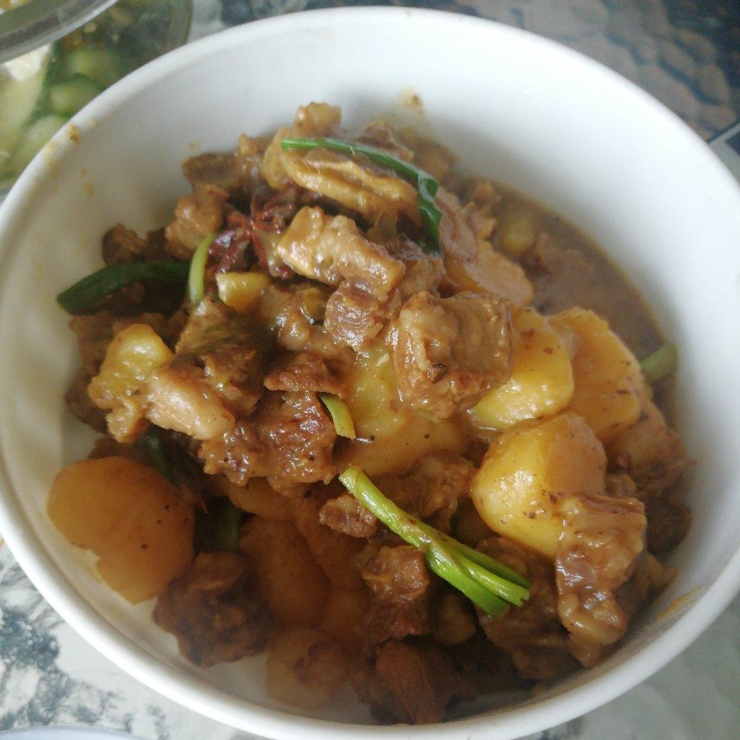 牛肉炖土豆