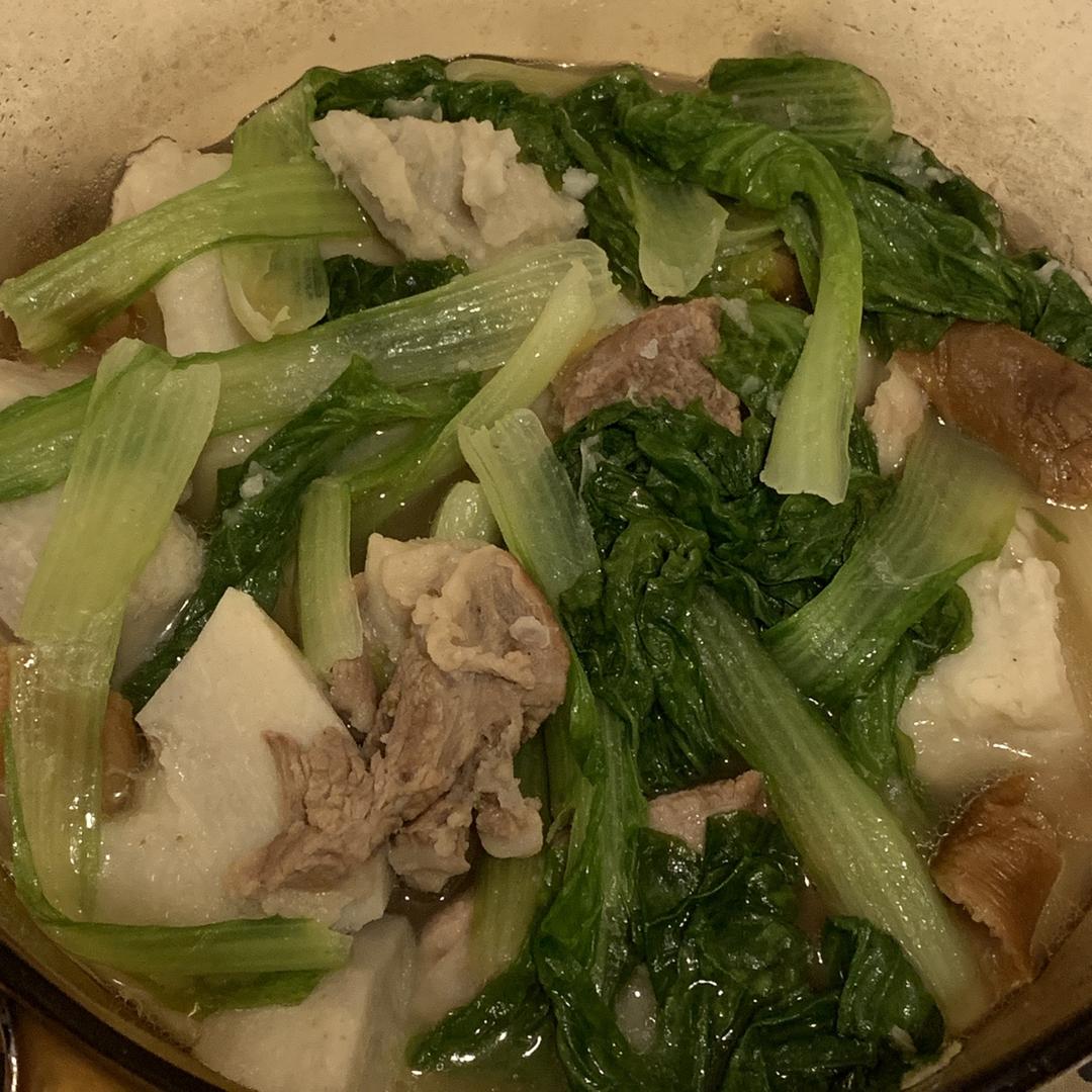 暖身羊肉芋头煲