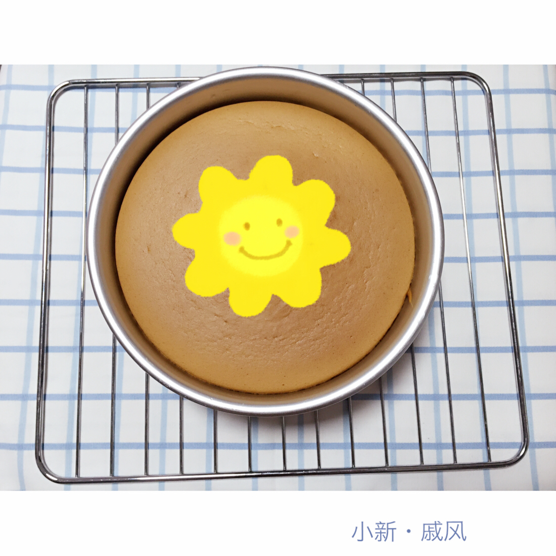 超简单完美戚风蛋糕（6寸2蛋）附打发、翻拌、脱模视频