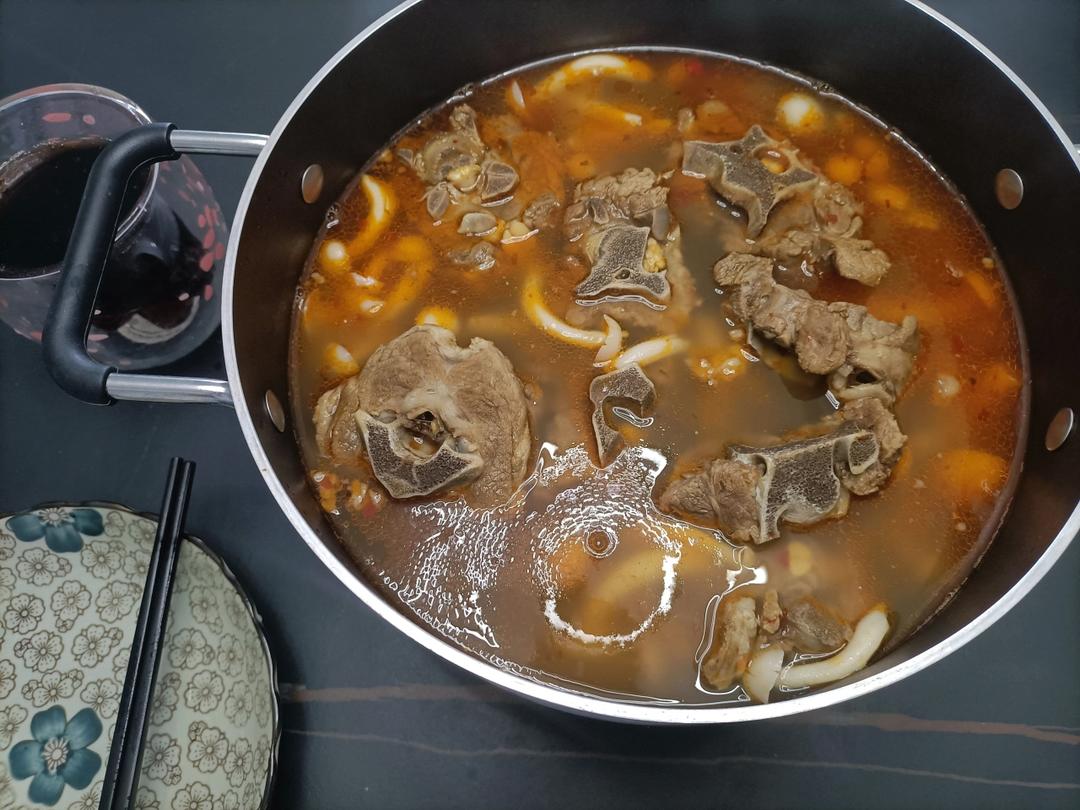堂妈教你做红汤羊蝎子火锅