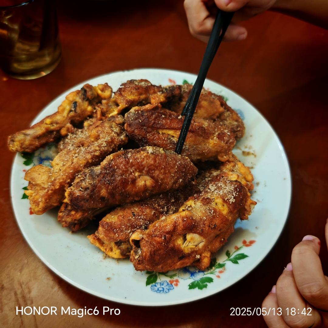 这个椒盐鸡翅是我吃过最好吃的做法！ ​​​​