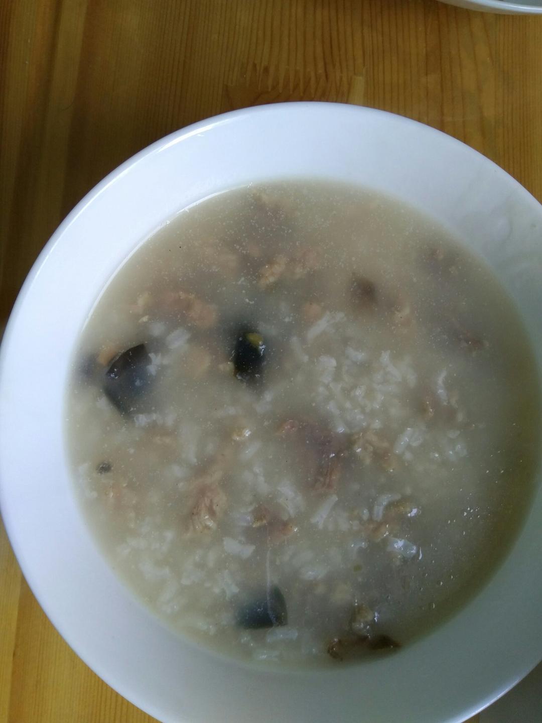【皮蛋瘦肉粥】