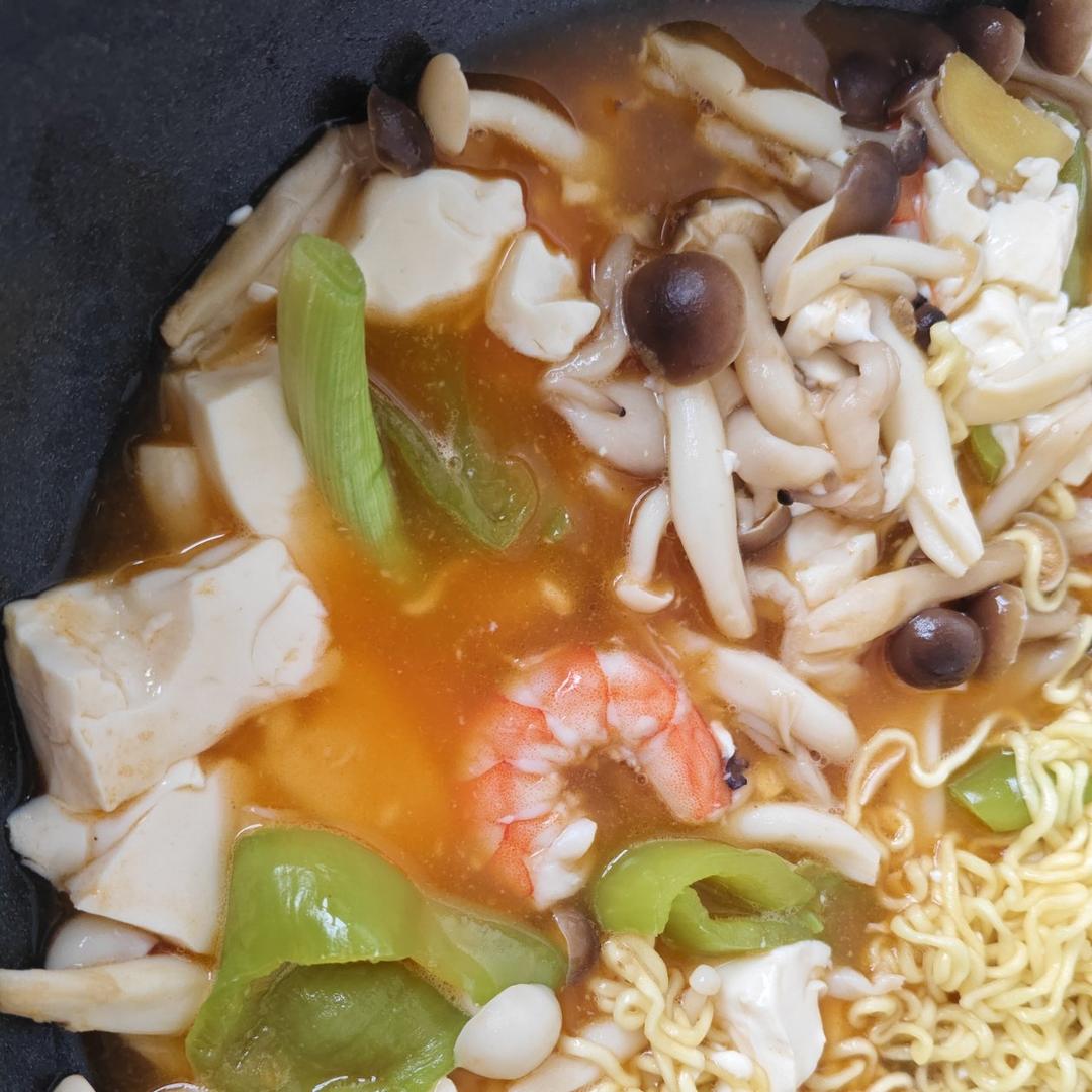 豆腐鲜虾菇菌汤