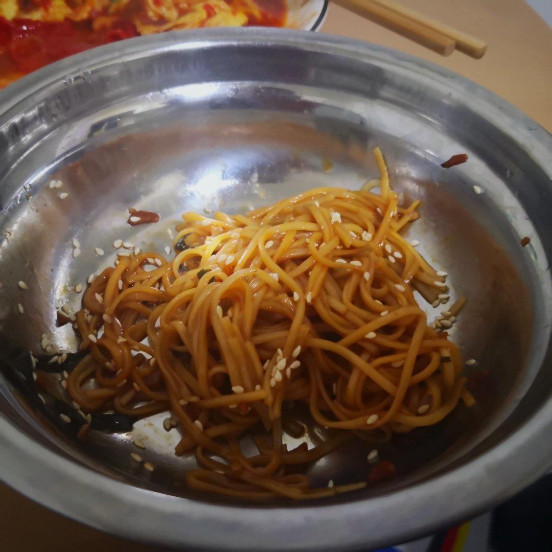 10分钟搞定的一碗葱油拌面