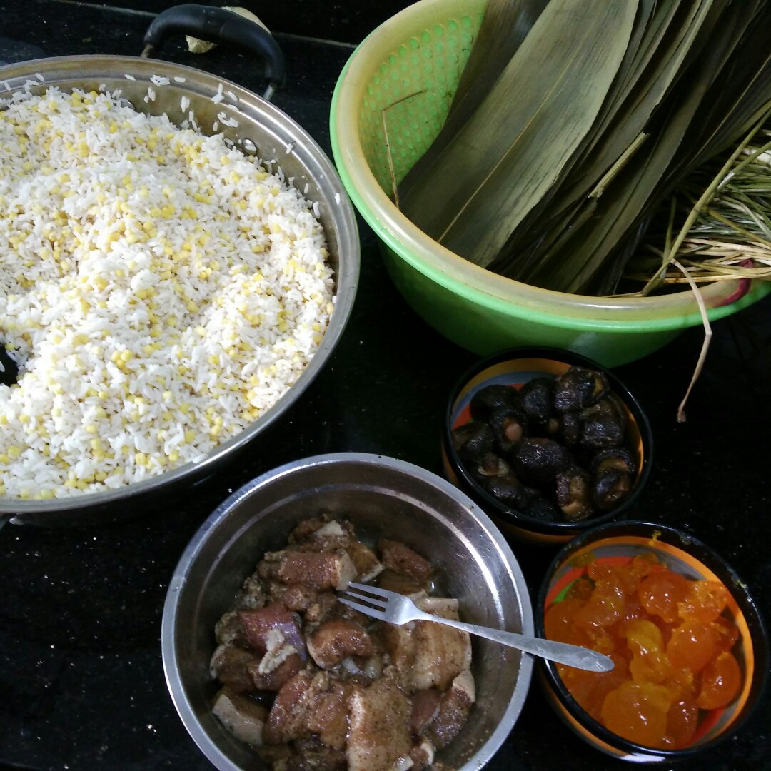 咸蛋黄鲜肉粽子