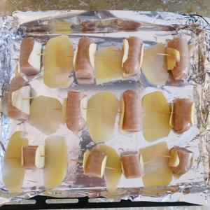 土豆卷烤肠—松下蒸烤箱jk180的做法 步骤3